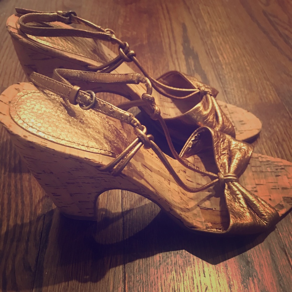 Enzo Angiolini gold sandals
